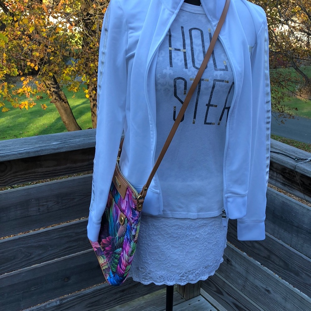 Adrienne Vittadini crossbody bag with a beautiful design